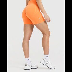 NWT Oner Active Effortless Seamless Shorts Apricot Orange Size M